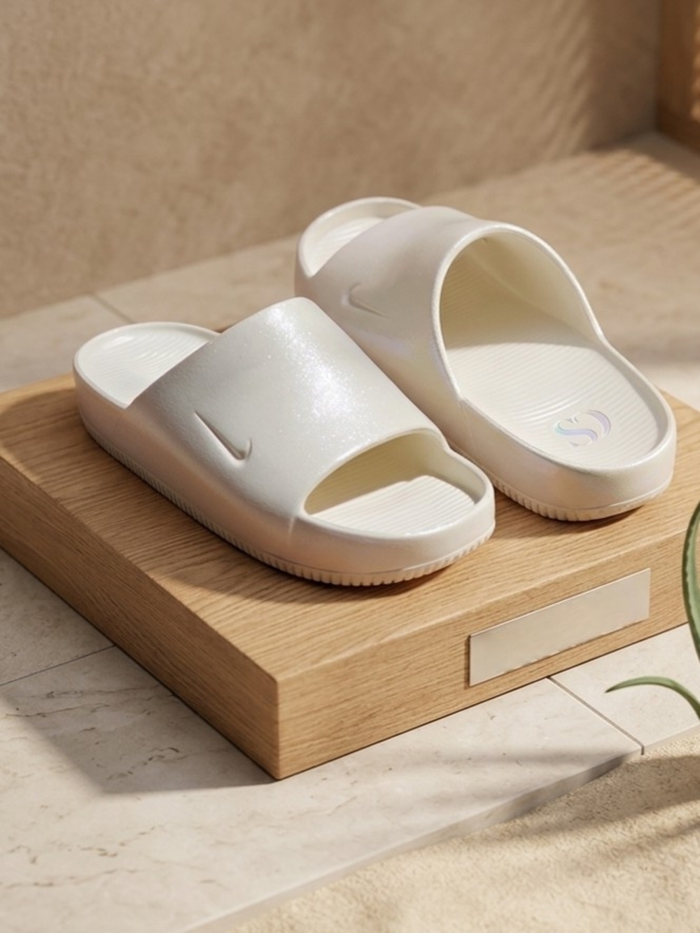 Nike Women's Calm Pale Ivory Slide Water-Friendly Foam Comfortable Sandal Size 8